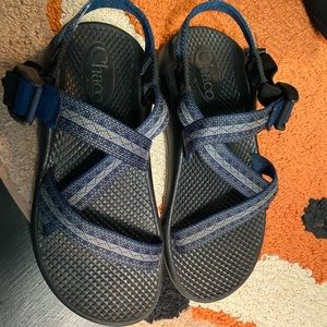 Kids Chaco’s like new sandals size 2